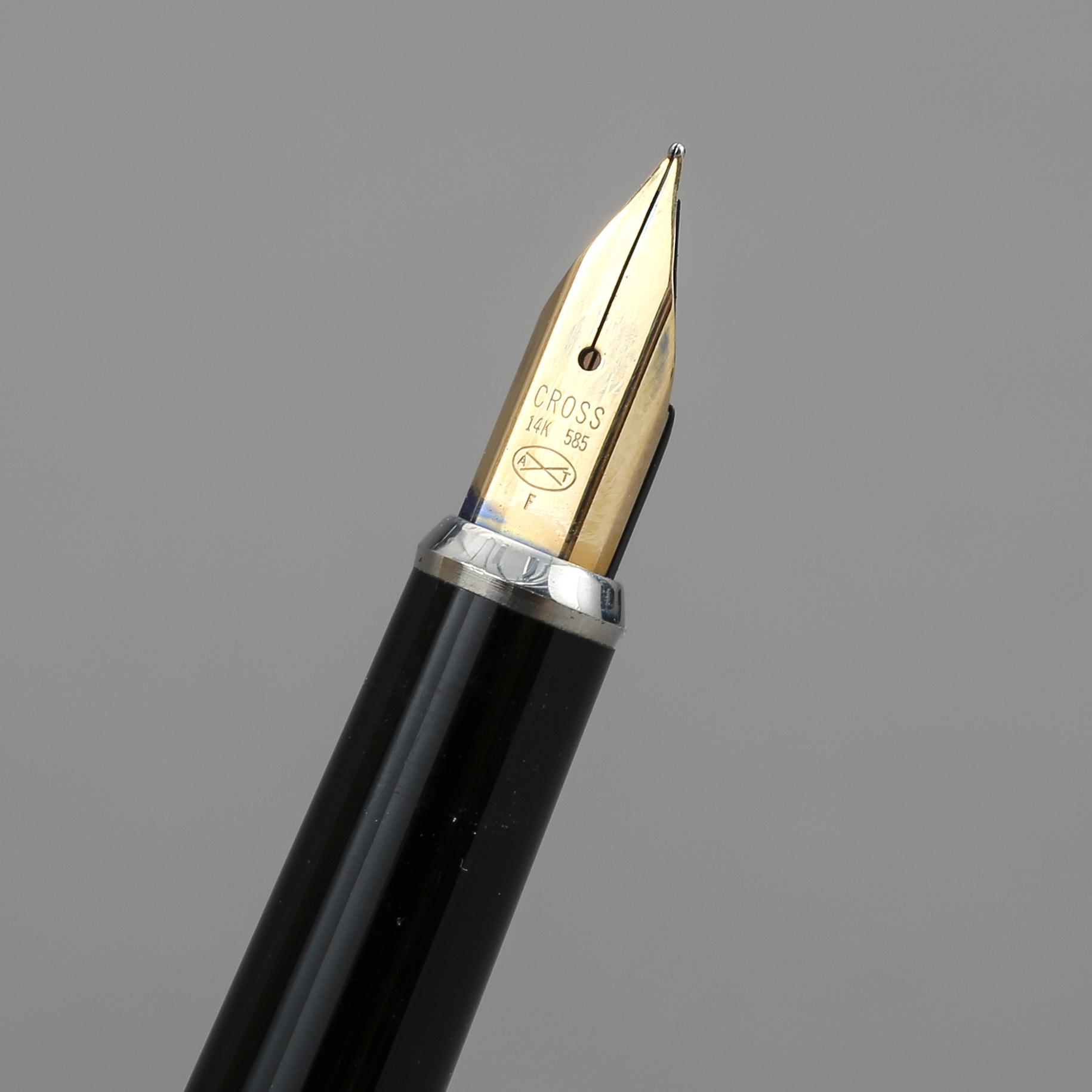 PENNOR, 3 st, silver respektive 2 guldpläterade, Cross.