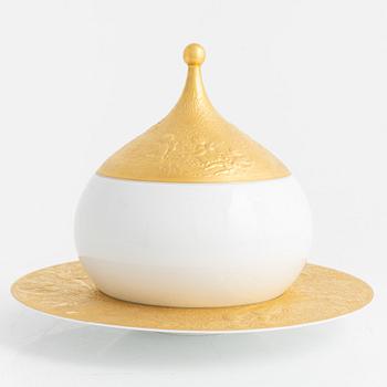 Björn Wiinblad, a parcel-gilt porcelain bowl with stand and cover, 'Die Zauberflöte-Sarasto', Rosenthal, Germany.