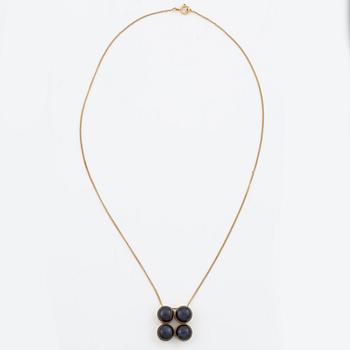 Pendant with chain, 18K gold with spectrolite, Finland 1964.