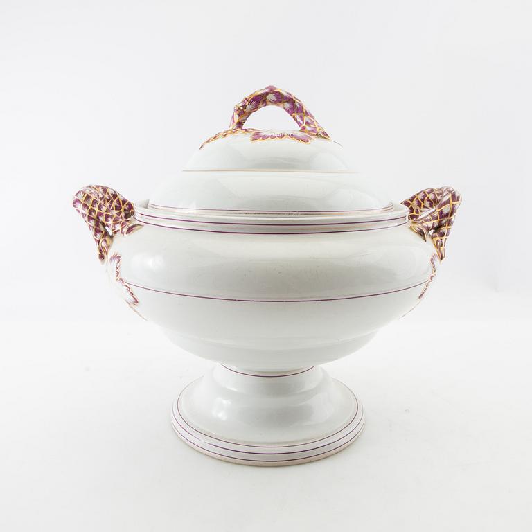 Tureen with lid early 20th century porcelain.