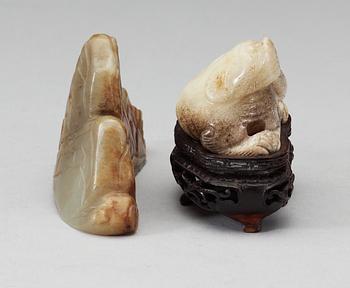 A set of two nephrite figurines, Qing dynasty.