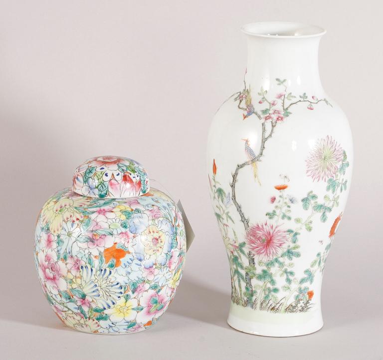 VAS samt BOJAN, porslin, Kina.