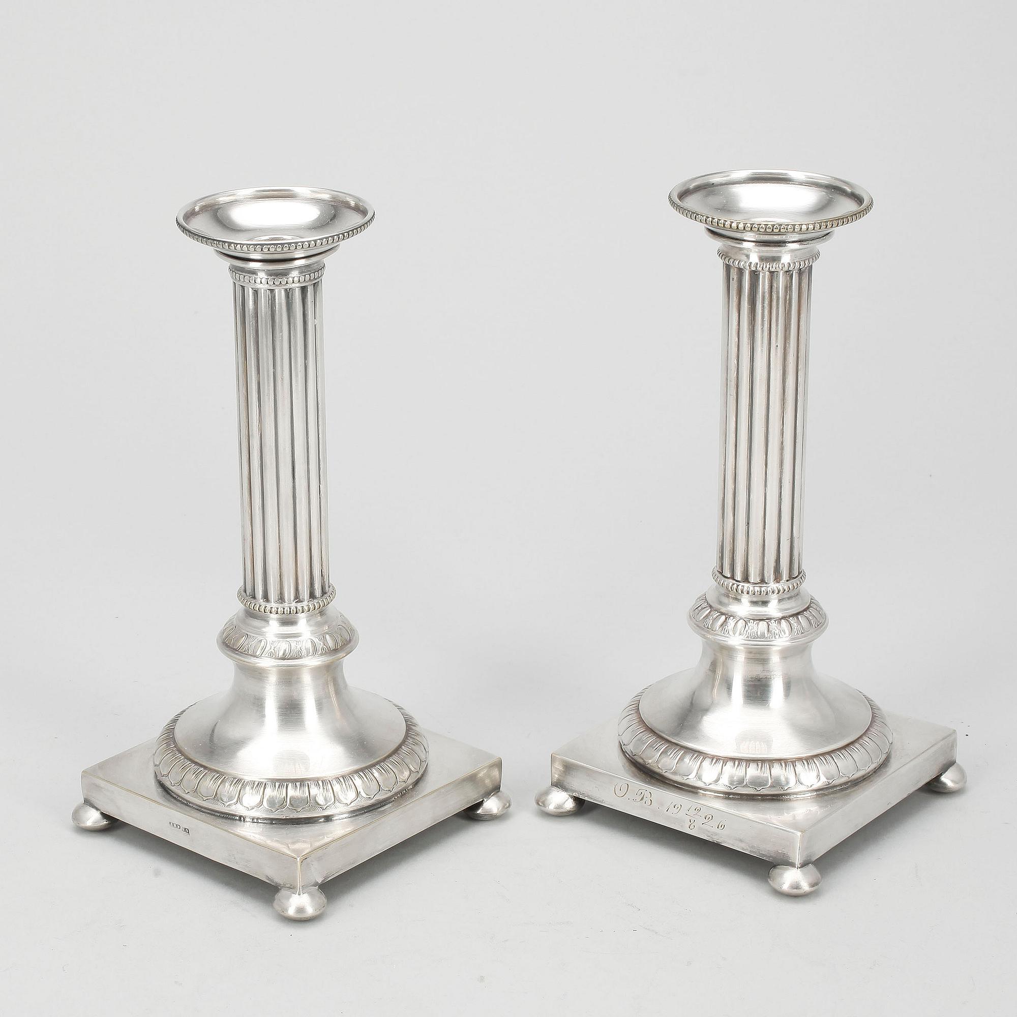 LJUSSTAKAR, ett par, nysilver, gustaviansk stil, 1900-tal.