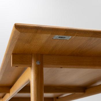 Hans J. Wegner, dining table, Carl Hansen & Son, Denmark, 2006.