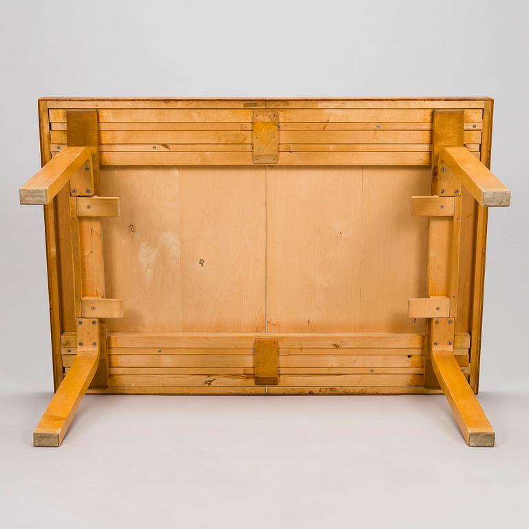 Alvar Aalto, matbord, modell 92 för O.Y. Huonekalu-ja Rakennustyötehdas A.B. 1900-talets mitt.