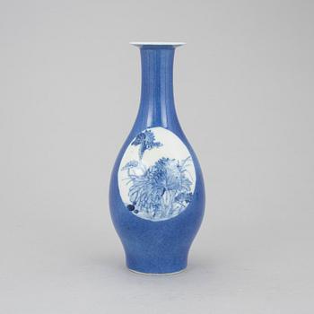 VAS, porslin, Kina, troligen 1800-tal.