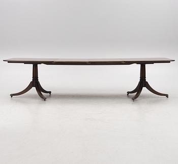 Dining Table, England, second half of the 20th Century.