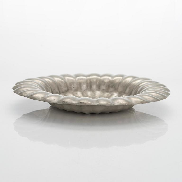 Estrid Ericson, dish, model "A 28", pewter, Svenskt Tenn, Stockholm 1925.