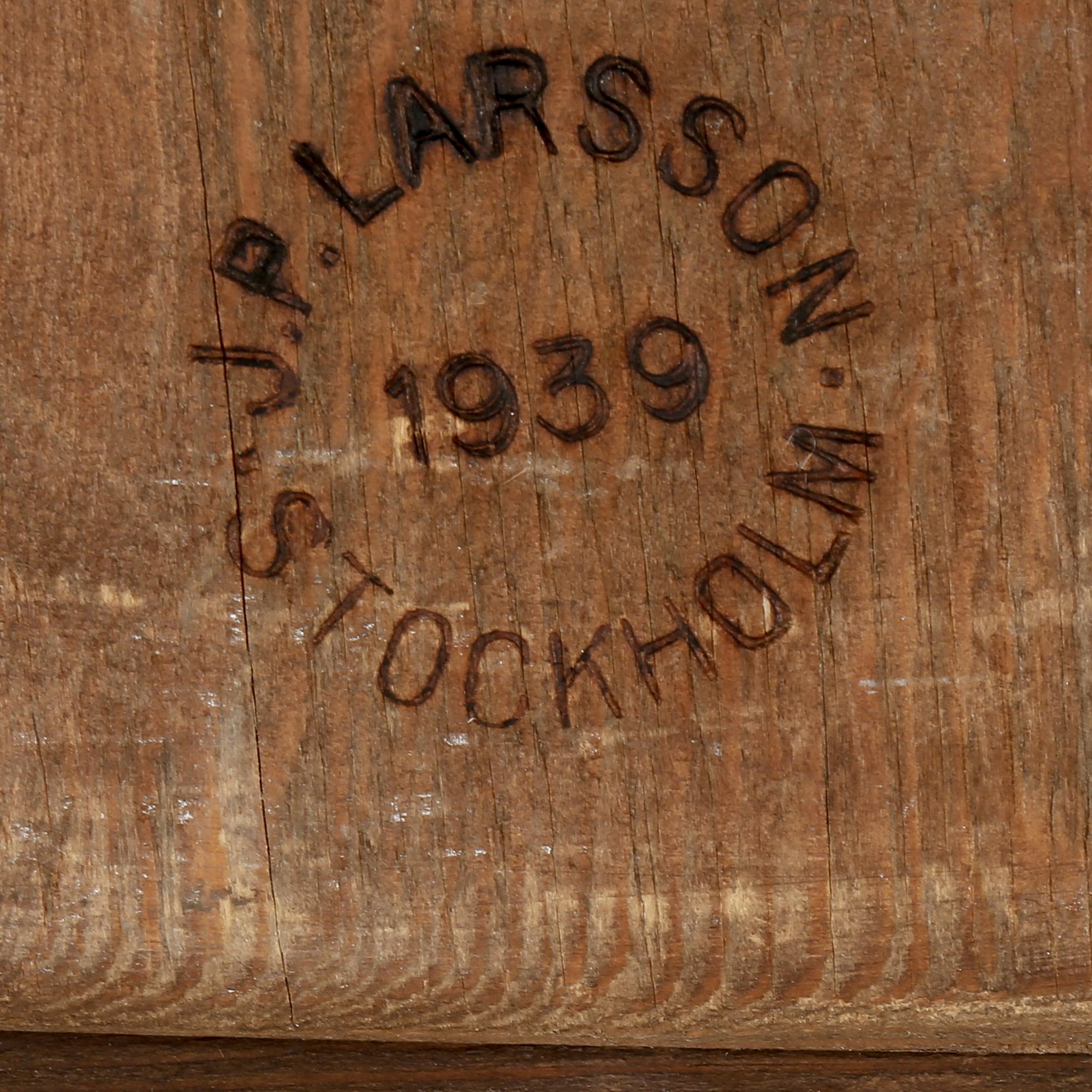 SPEGELLAMPETT, gustaviansk stil. J.P. Larsson, Stockholm, 1939.