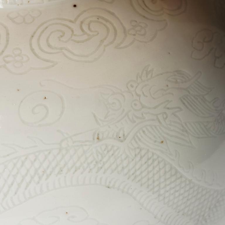 Vas, porslin. Qingdynastin, 1800-tal.
