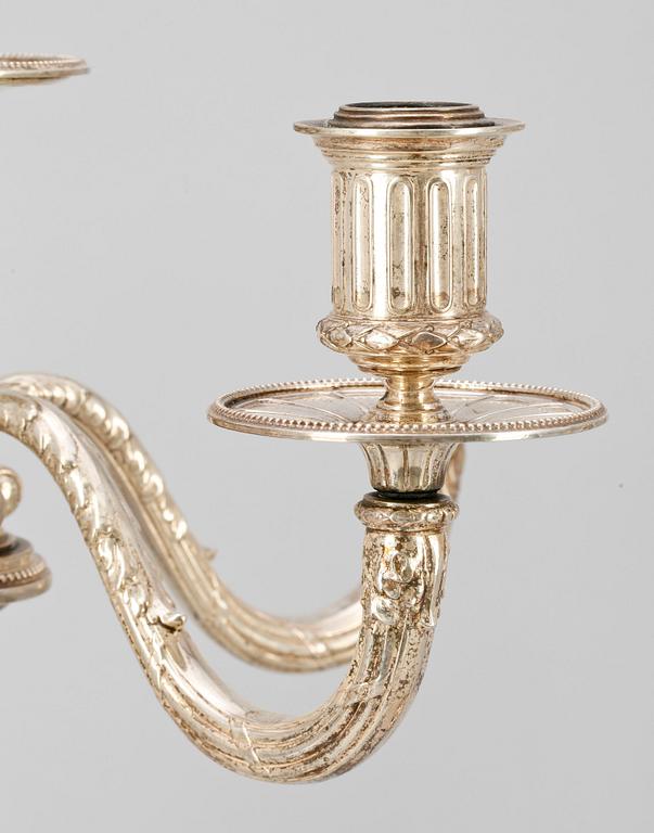 KANDELABRAR, ett par, låghaltigt silver 800, Louis XVI-stil, Tyskland. Total vikt ca 3012g.