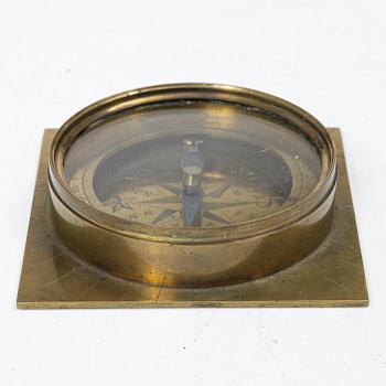 Compass, by Johan Gusaf Hasselström, (active in Stockholm 1775-1812).