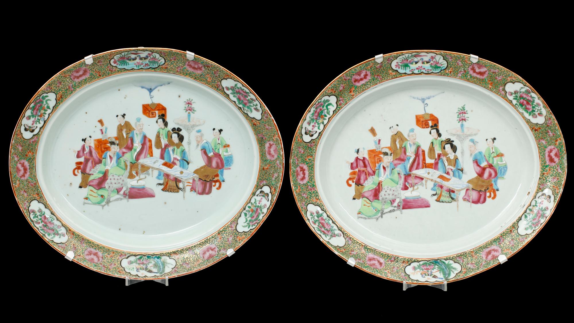 UPPLÄGGNINGSFAT, ett par, porslin, Kanton, Kina, 1800-tal.