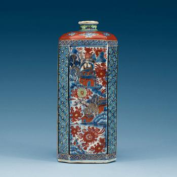1696. FLASKA, porslin. Qing dynastin, Kangxi (1662-1722).