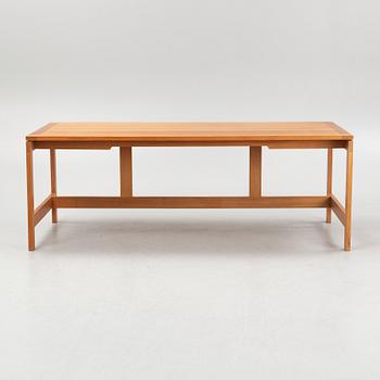 Henning Jensen and Torben Valeur, Desk with pedestal, M40 series, Fritz Hansen, second half of the 20th century.