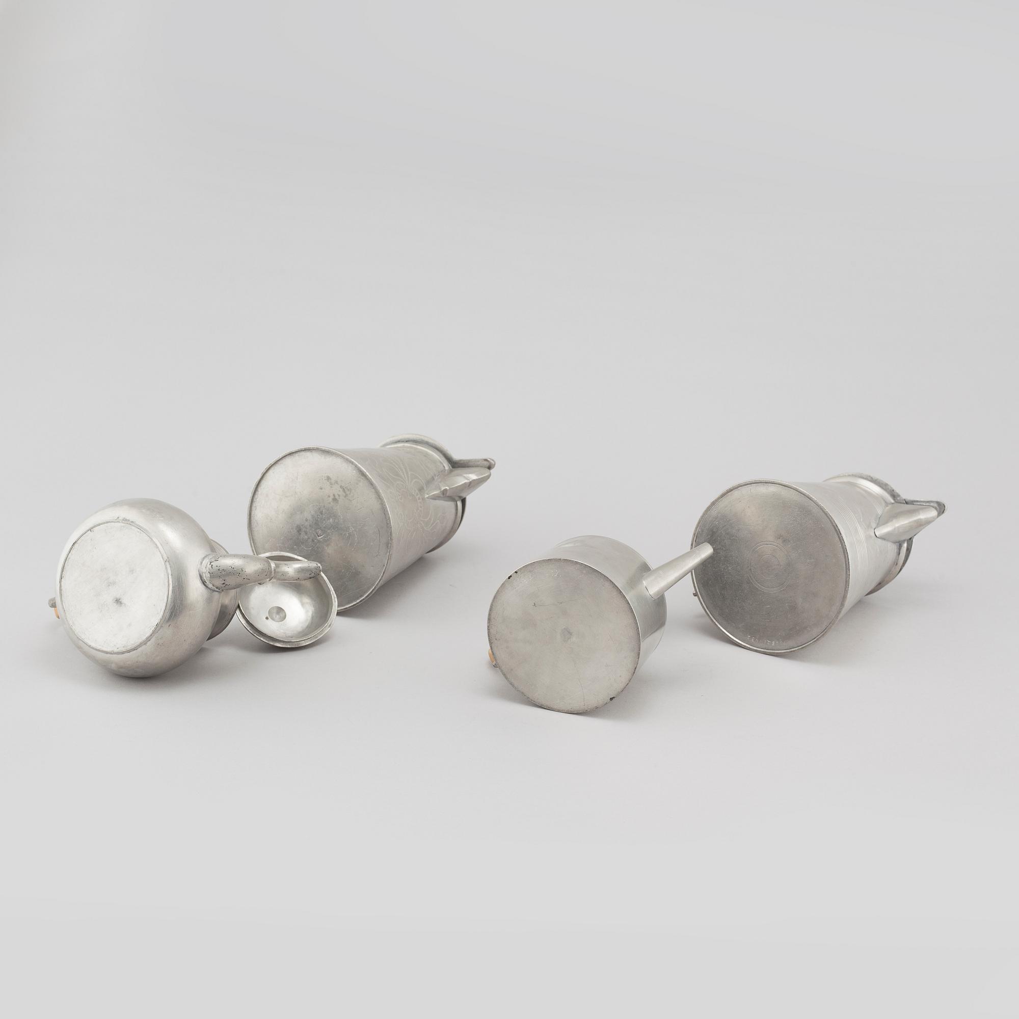 Two tankards and two pots in pewter, i a by Pehr Henrik Lundén in Lidköping, 19th century.