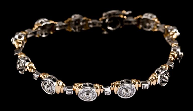 BRACELET, brilliant and baguette cut diamonds, tot. app. 4 cts.