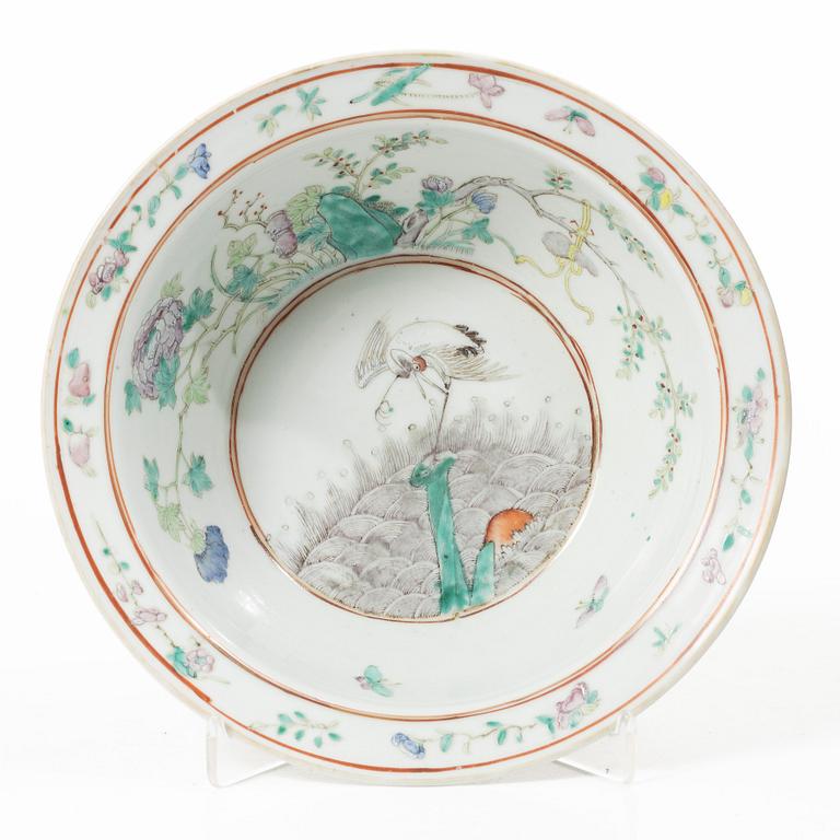 A porcelain wash stand, China, late Qing dynasty.