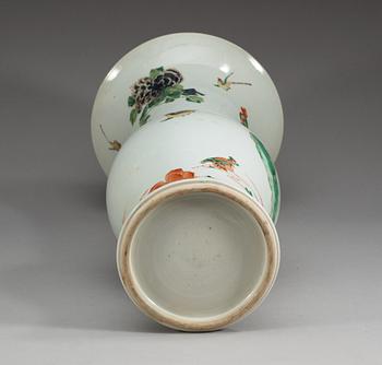 A famille verte 'Yen Yen' vase, Qing dynasty, Kangxi (1662-1722).