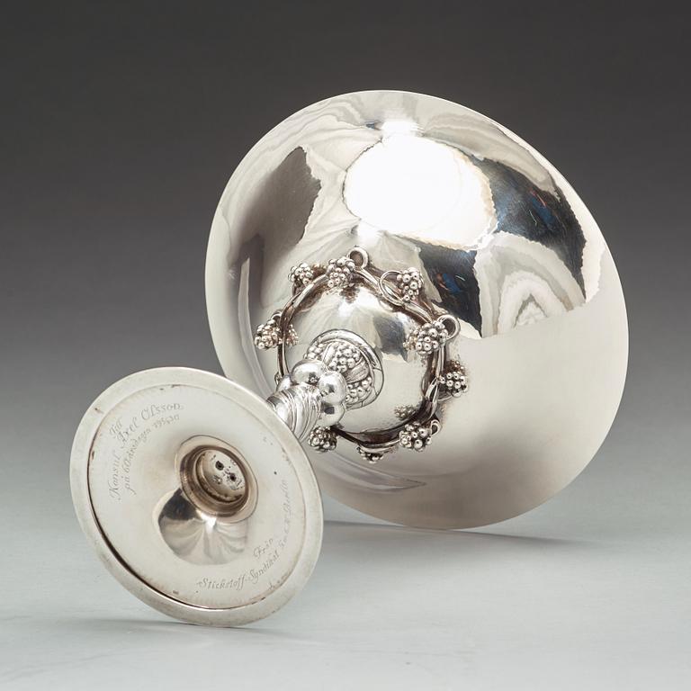 Georg Jensen, praktskål på fot, Köpenhamn 1925-32, sterling. Design nr 264 A,