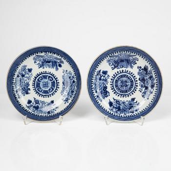 A set of 28 blue and white 'Fitz-Hugh' dishes and 8 bowls, Qing dynasty, circa 1800.