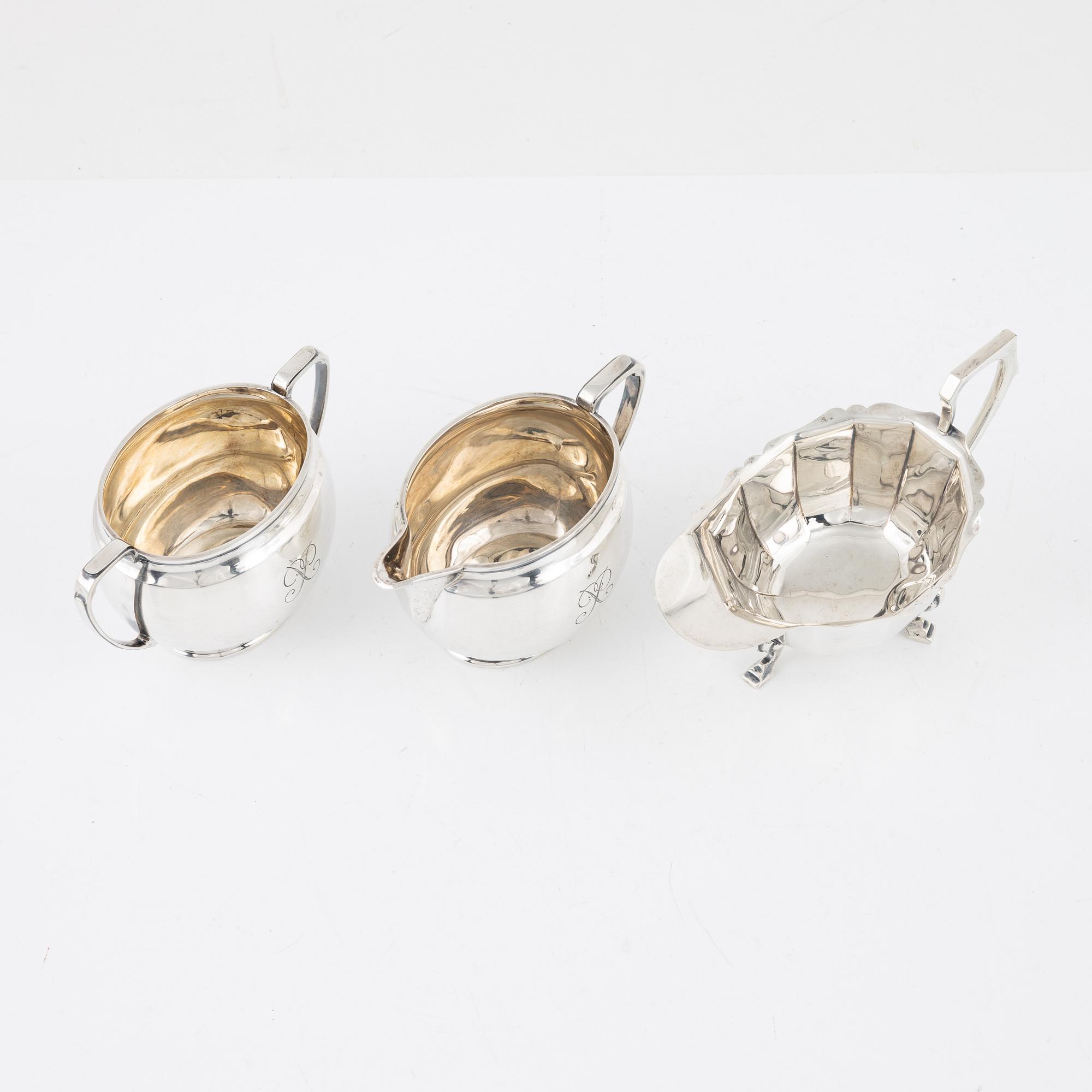 Kaffe- och teservis, 4 delar, samt gräddsnipa, silver, England, 1930-40-tal.