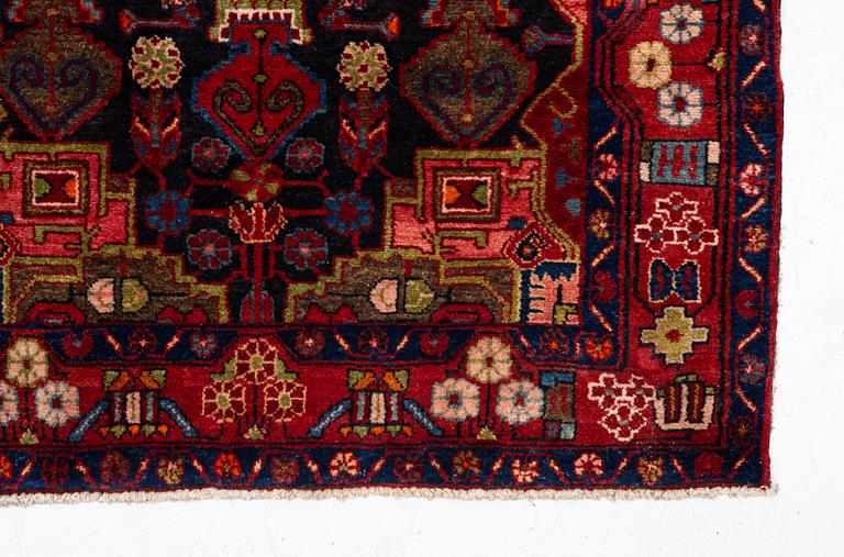 Semi-Antique Senneh runner., approx. 485 x 115 cm.