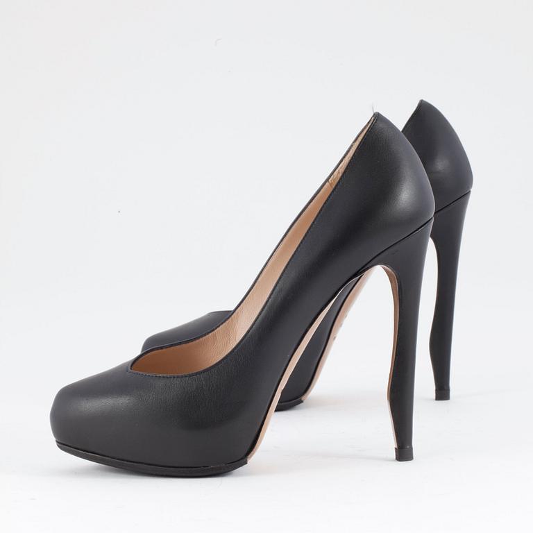 NICHOLAS KIRKWOOD, ett par pumps. Storlek 37.