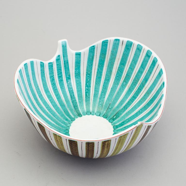 STIG LINDBERG, skål av fajans, Gustavsberg studio 1950-tal.