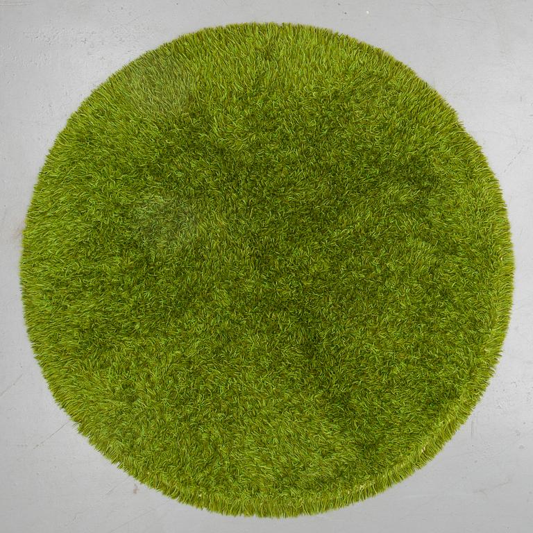 MATTA maskinvävd rya Svängsta mattväveri 1900-talets senare del, diameter 200 cm.