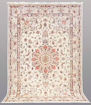 MATTA, Täbris part silk, so called 50 Radj, 299 x 198 cm.