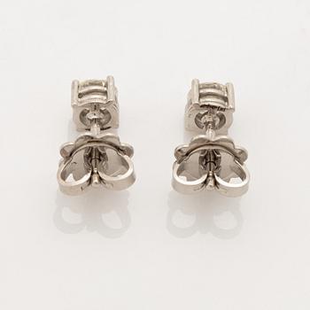 Brilliant cut diamond earrings.