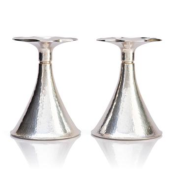 469. Bengt Liljedahl, ljusstakar, silver, ett par, Stockholm 1975.