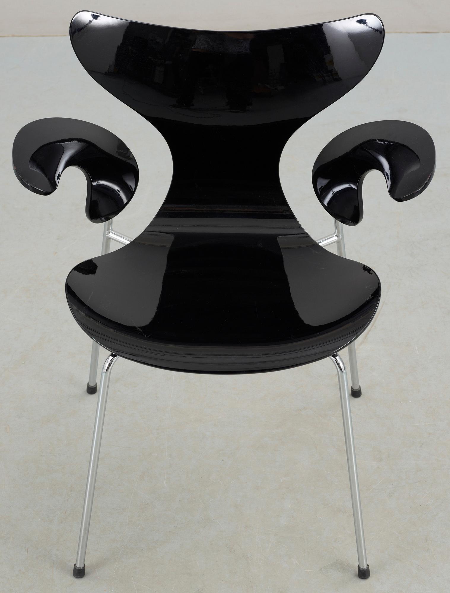 STOL, "Måsen / Mågen / Liljan", Arne Jacobsen för Fritz Hansen, 1900/2000-tal.