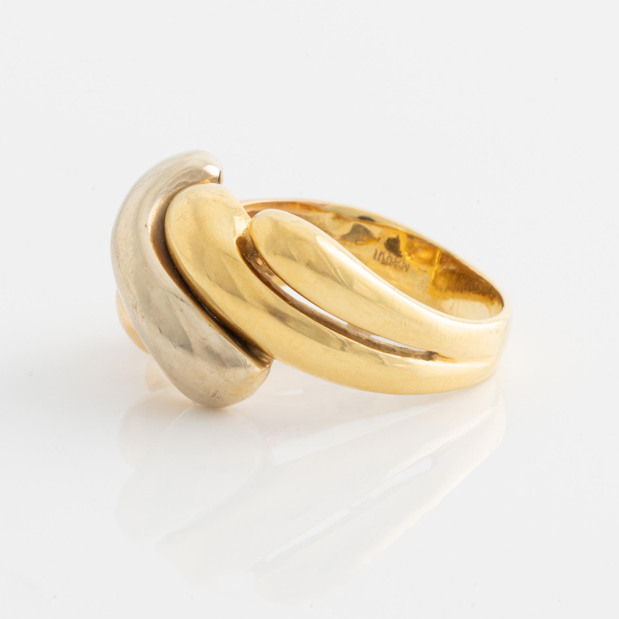 Örhängen ett par samt ring, 18K flerfärgat guld.