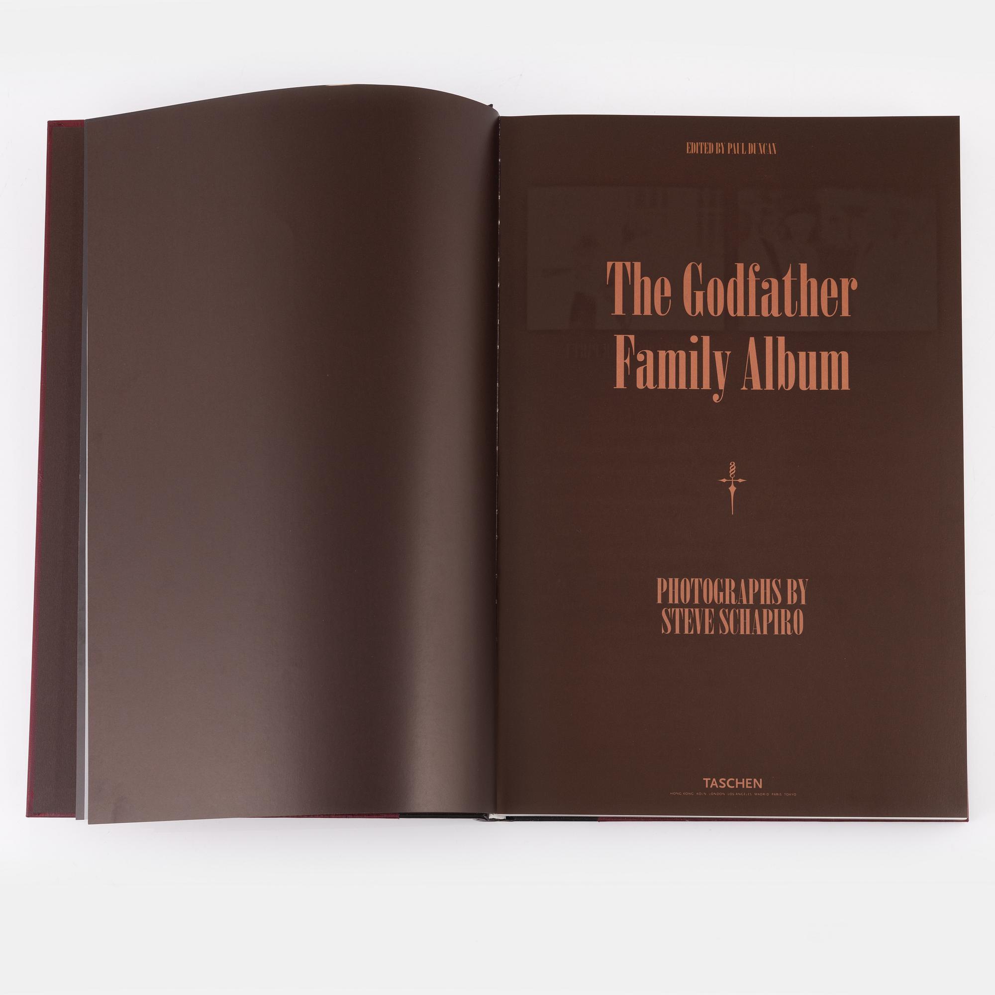 Steve Schapiro, a limited edition photo book, 'The Godfather Family Album', first edition, numbered 1151/1200. - Bukowskis Steve Schapiro, a limited edition photo book, 'The Godfather Family Album', first edition, numbered 1151/1200. - Bukowskis