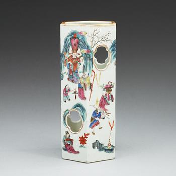 A famille rose lantern/hat stand, Qing dynasty, 19th Century.
