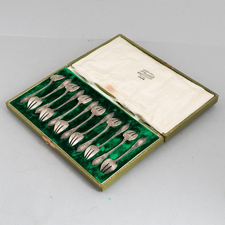 Twelve French Silver Oyster Forks, mark of Laparra & Gabriel, Paris 1902-23.