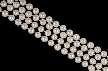 801. NECKLACE, cultured pearls, 8,2 mm.