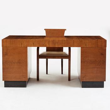 Kurt von Schmalensee, a desk and armchair, executed by AB David Blomberg for the Stockholm exhibition in 1930.