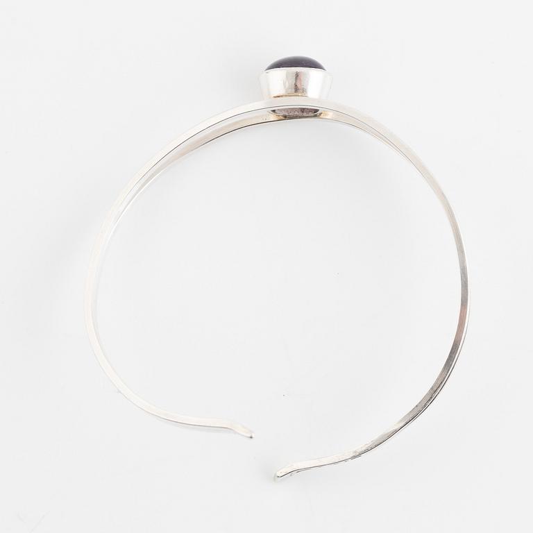 Martin Öhman, silver bangle.