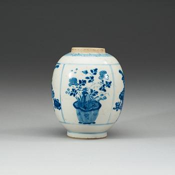 TEKRUKA, porslin. Qing dynastin, Kangxi (1662-1722), med Chenghuas märke.