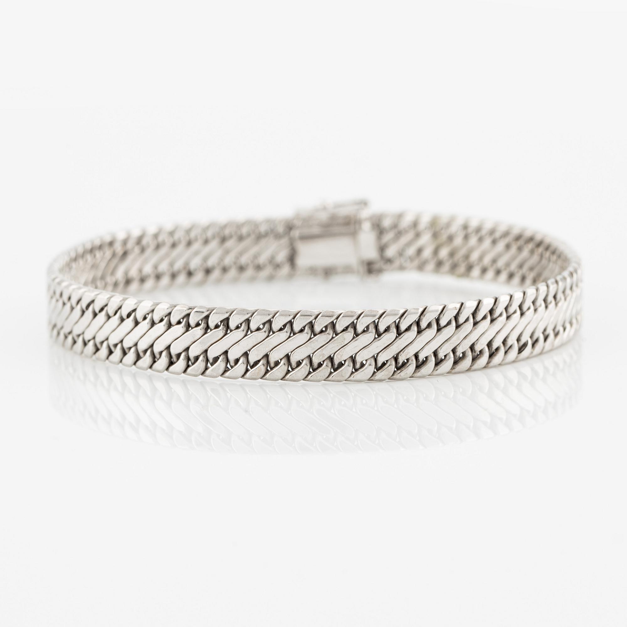 Bracelet 18K white gold.