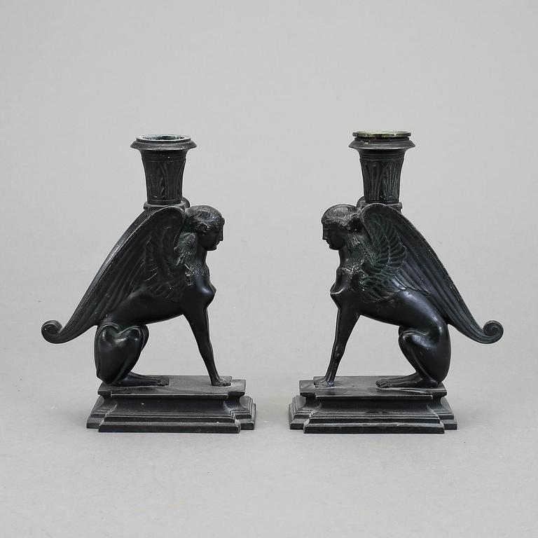 LJUSSTAKAR, ett par, empirestil, 1900-talets första hälft.