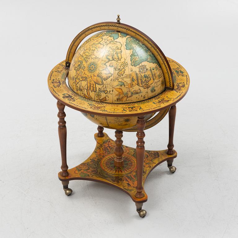 Bar cabinet in the shape of a globe, late 20th century.