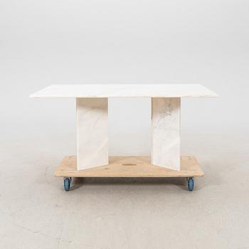 An Italien marble table second part of the 20th century.