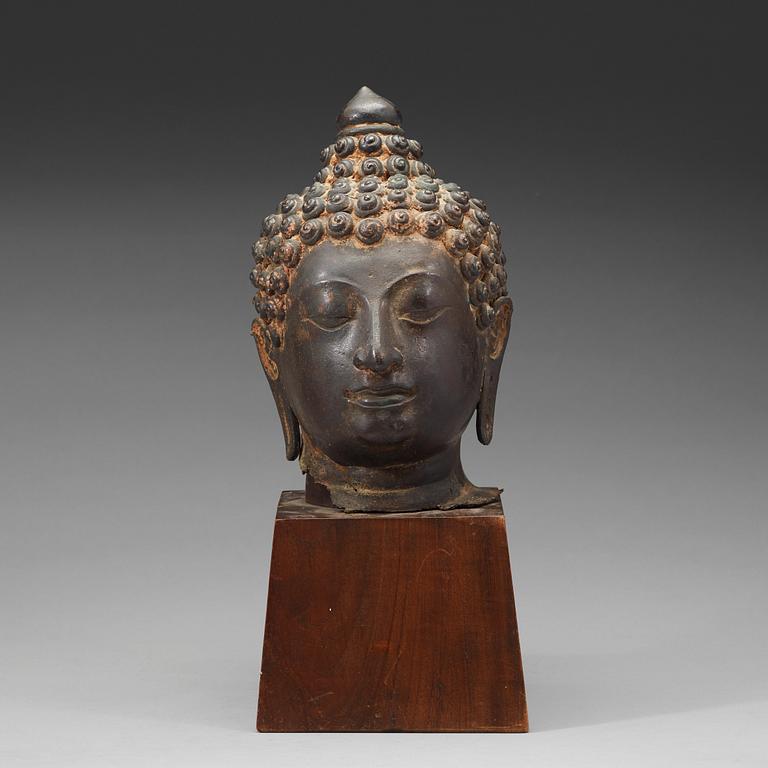 SKULPTURHUVUD, brons. Thailand, 16/1700-tal.