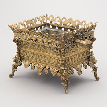 A late empire bronze jardiniere, first half of the 19th century.