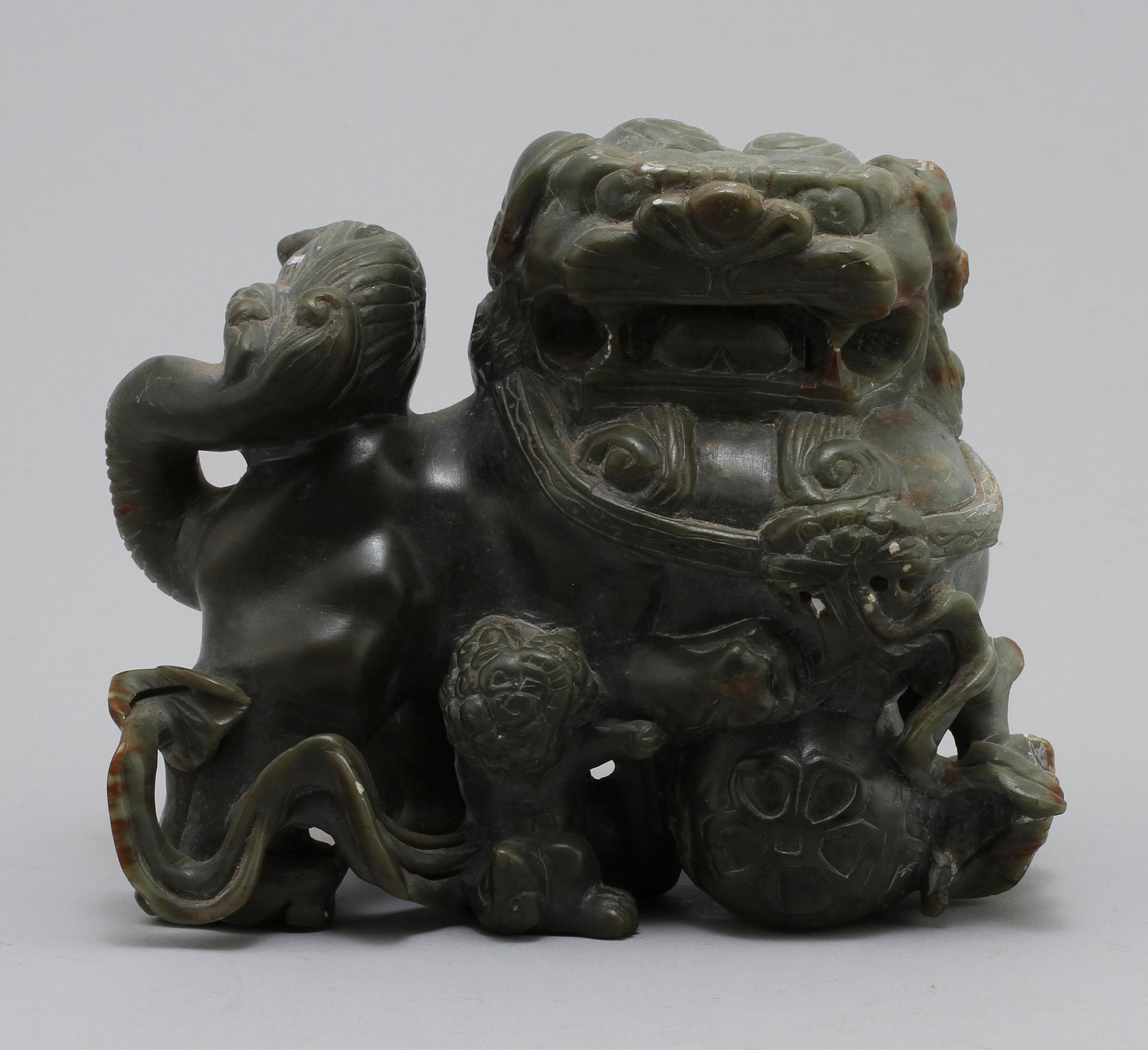 FIGURIN, soapstone, orientalisk, 1900-tal.