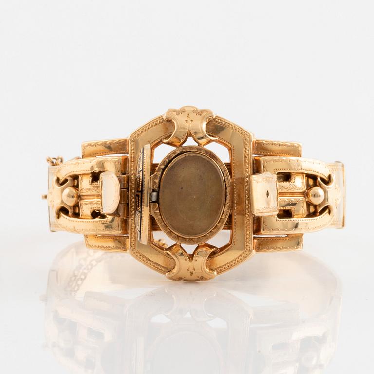A 19th century 18K gold and enamel bracelet.